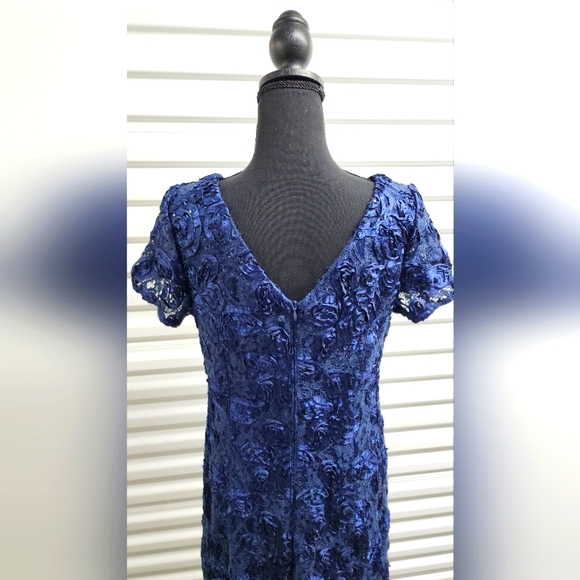 Alex Evenings Rosette A Line Gown l - Picture 4 of 9